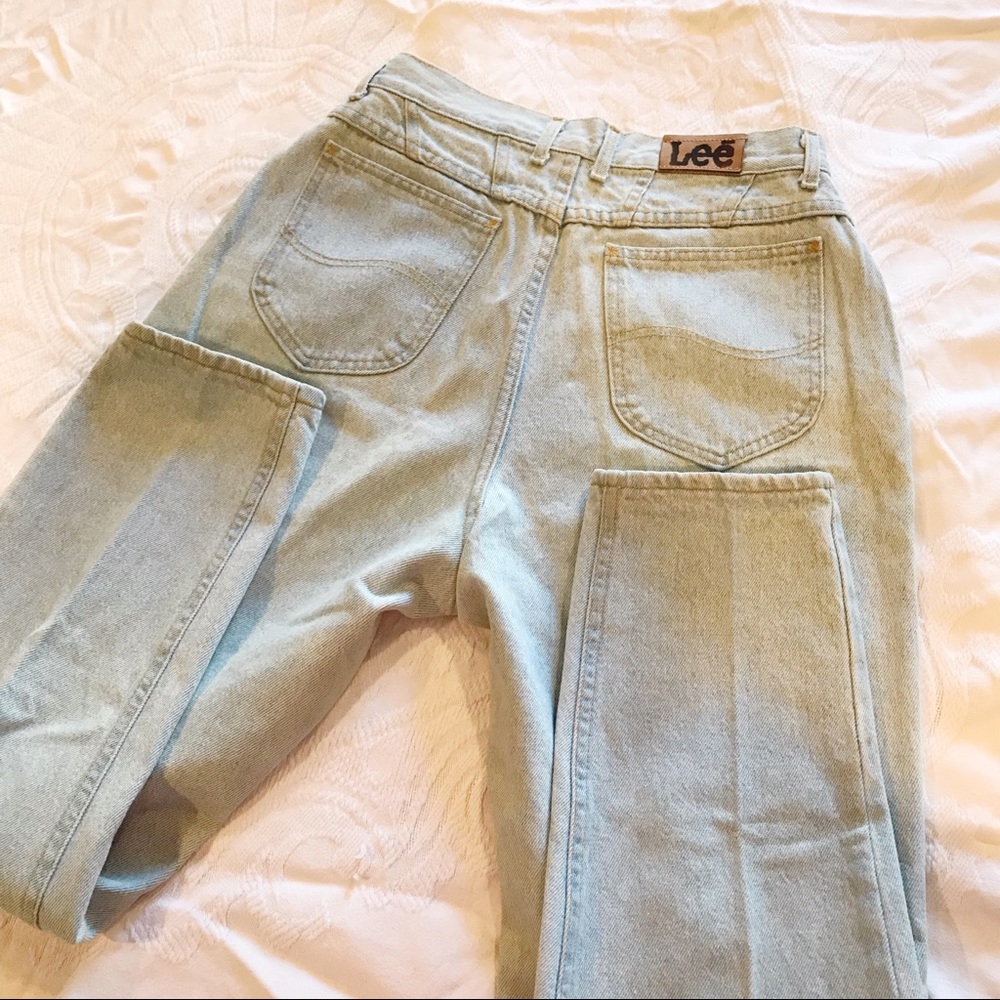 Vintage | 90’s Lee High Waisted Light Mom Jeans